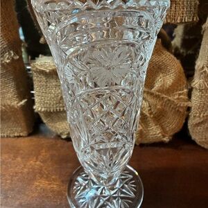 Elegant Vintage Pattern & Etched Footed Lead Crystal Vase w/Sawtooth Rim